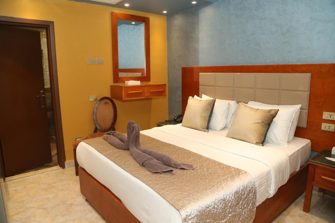 Grand Nile Royal Hotel At Nile Plaza Cairo Exterior photo