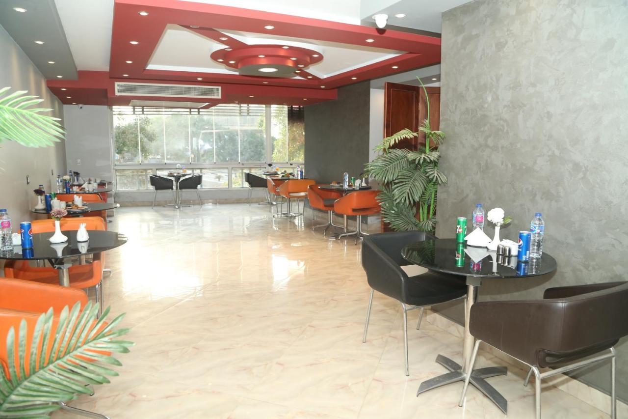 Grand Nile Royal Hotel At Nile Plaza Cairo Exterior photo
